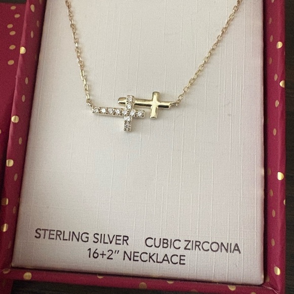 NEW Olivia and Jackson Gold Cross Necklace - Picture 3 of 3